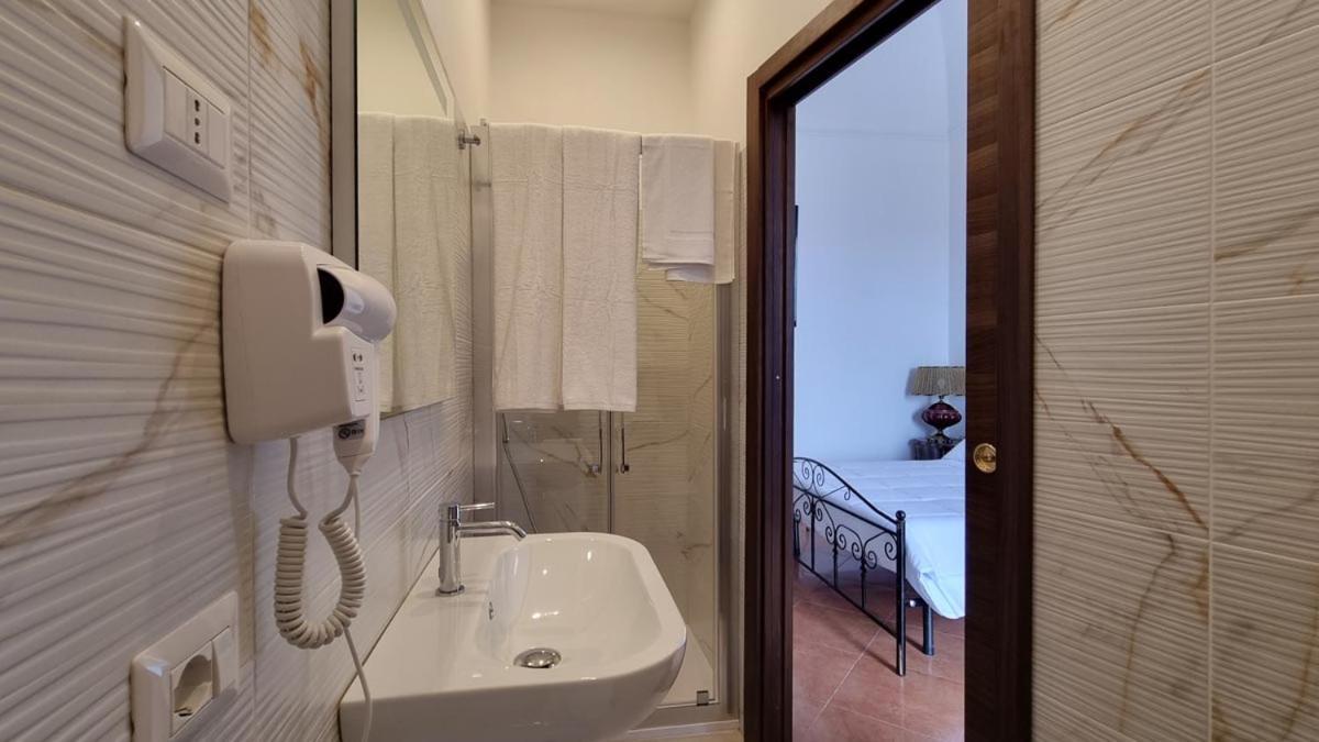 Suite Il Ducale Ferrandina Bagian luar foto
