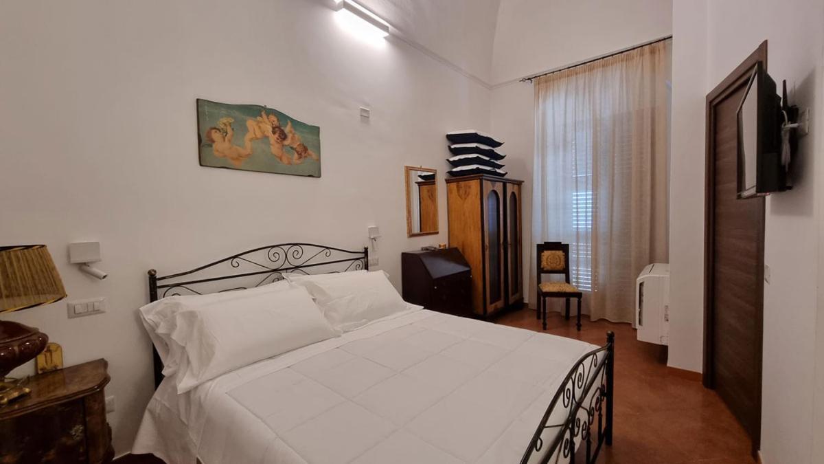Suite Il Ducale Ferrandina Bagian luar foto